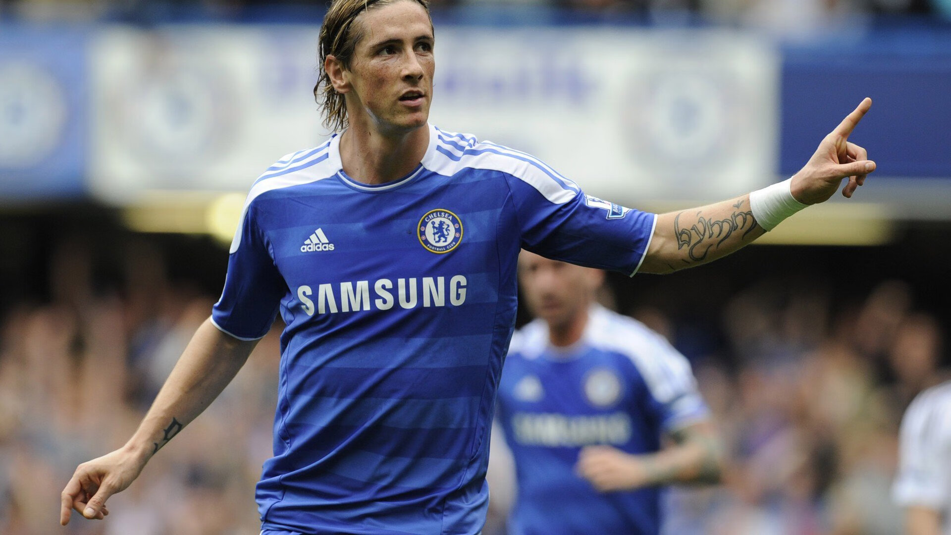 九游APP-拜仁全队协作打出团队式压迫战术，拜仁全队合影